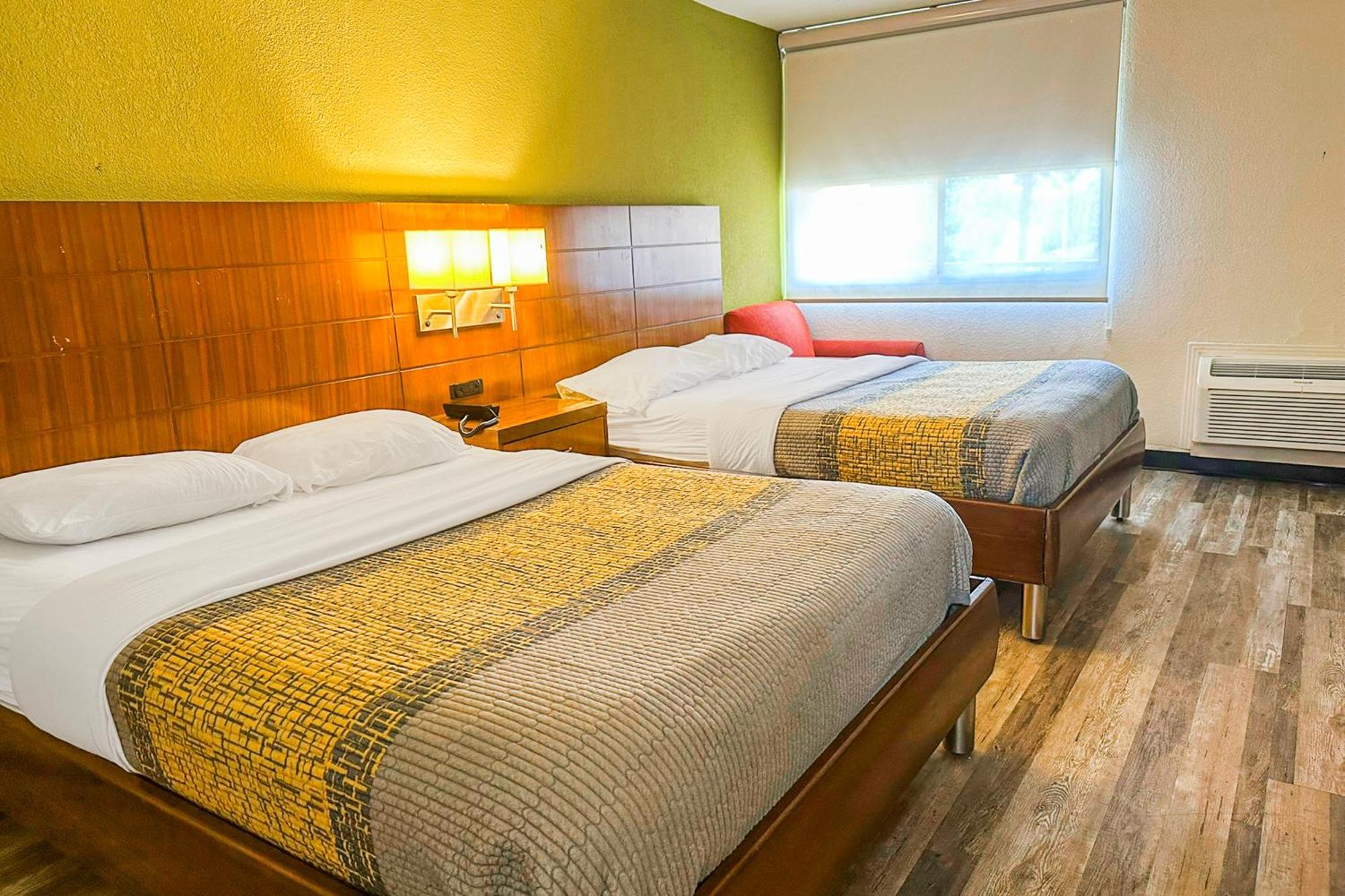 And Convention Center Hotel 3*