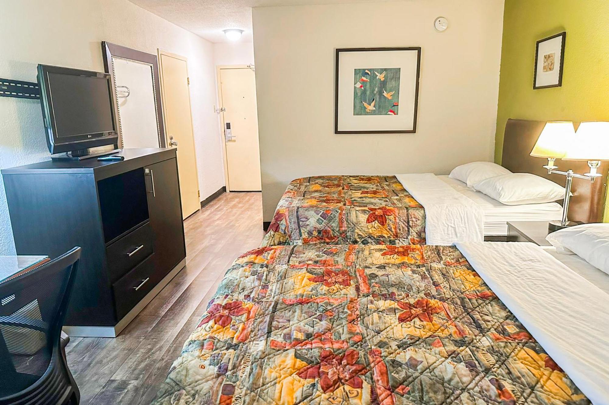 Hotel And Convention Center 3*
