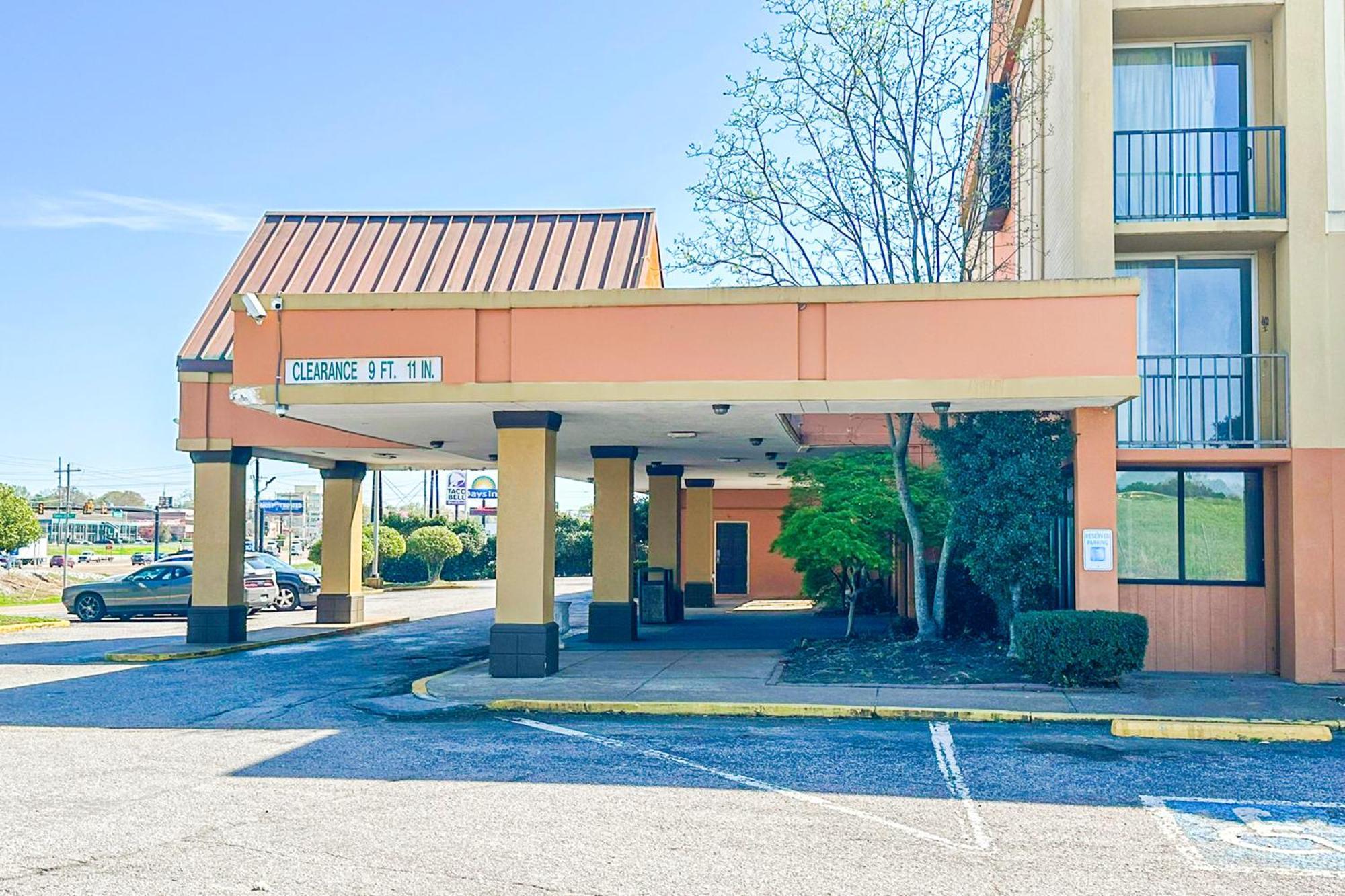 Hotel And Convention Center