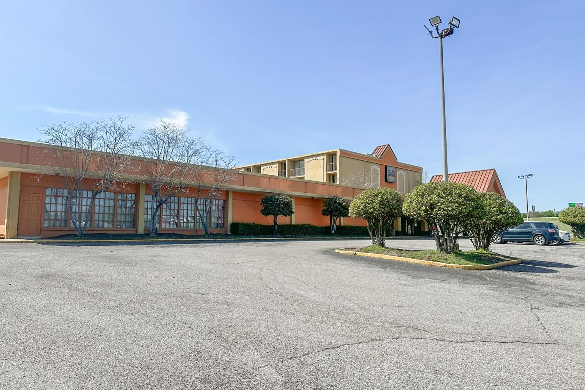 Hotel And Convention Center